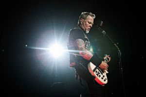 I kølvandet på forsinkelser og flaskehalse i vinyl-produktionen har Metallica opkøbt et vinylpresseri for at sikre fans adgang til eftertragtede vinyler.