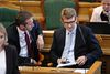 »Vi er klar til at ændre reglerne, men vi synes bare, at de skal ændres i en sammenhæng, så vi både kigger på løn, vederlag, pensionsoptjening og pensionsalder,« siger Kristian Jensen.