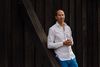 Iværksætteren Sinan Gabel er stærkt kritisk overfor et tiltag fra Jyske Bank om at kræve revisor af erhvervskunder. Foto: Charlotte de la Fuente