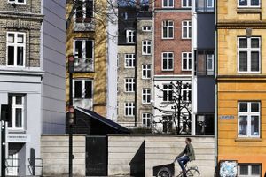 Nye tal fra Boligsiden viser, at lejlighedsmarkedet er udfordret. Det danske boligmarked er knækket over i to.