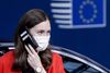 Finlands statsminister, Sanna Marin, var til stede på førstedagen af EU-topmødet i Bruxelles, men har fredag forladt mødet på grund af risiko for coronasmitte. Arkivfoto: Olivier Hoslet/Ritzau Scanpix