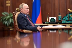 I et opsigtvækkende interview fortæller FE-chef med ansvar for Rusland, at Vladimir Putin ifølge efterretningstjenestens oplysninger modtog behandling for kræft tidligere på året, og at behandlingen kan have givet den russiske præsident storhedsvanvid. 