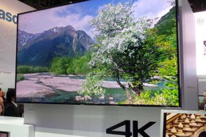 Panasonic præsenterer sin længe ventede topserie AX900 samt et nyt gigant-tv på 85 tommer.