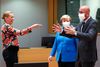 Statsminister Mette Frederiksen kan glæde sig over, at EU-formand Charles Michel lørdag foreslog at øge Danmarks rabat en smule. Samtidig foreslog han at skære i EU-støtten til coronaramte lande. Foto: Francois Lenoir/Reuters