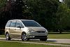 Som minibus for storfamilien er Ford Galaxy suveræn – klart mere tillidsvækkende og velkørende end kæmper som Chrysler Grand Voyager, Renault Espace og Kia Carnival. Fotos: Jan Dagø