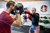 »Jeg blevet meget lettere på benene, efter at jeg er begyndt med MMA og boksetræning. Jeg er begyndt at løfte fantastisk i parterre, og det har intet med hinanden at gøre, så det er sjovt,« siger Mark O. Madsen. Foto: Lars Krabbe