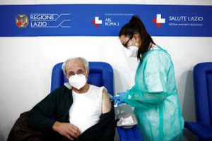 28 millioner i Italien vil fra midten af februar blive pålagt at modtage en vaccine mod coronavirus.