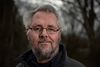 55-årige Jon-Thomas Legh-Smith vil af principielle grunde ikke bruge det kommende coronapas. Han er dermed klar til at undvære restauranter, cafeer, biografer og lignende. Til gengæld kan han gå en tur i skoven eller tage på stranden, fortæller han. Foto: Brian Karmark