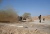 Yunis Abrurrahman, 26, affyrer en artillerigranat mod Islamisk Stats stillinger i Nawaran en snes kilometer nordøst for Mosul. Foto: Marko Drobnjakovic/AP