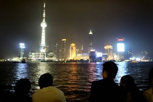 Explorerholdet er ankommet til Kina og imponerende Shanghai. Foto: Niels Hougaard