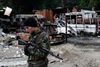 Loven, der giver begrænset selvstyre i det østlige Ukraine, giver også amnesti til regeringsstyrker og separatister i Donetsk- og Lugansk-regionerne.