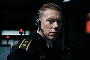 Jakob Cedergren har den altdominerende rolle som Asger i ”Den skyldige”. Foto: Nordisk Film