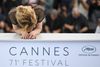Mænd svømmer synkronsvømning, kvinder går i krig. Køn er et af emnerne på dagsordenen til årets filmfestival i Cannes. Foto: AFP PHOTO / LOIC VENANCE