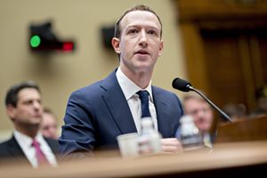 Facebook's Mark Zuckerberg speaks during a House hearing on April 11, 2018. Foto: Bloomberg photo by Andrew Harrer