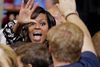 Michelle Obama har indtaget en markant rolle i valgkampen, hvor hun ved adskillige valgmøder har talt varmt for Hillary Clinton som præsident. Her ved et vælgermøde i Winston-Salem. Foto: Chuck Burton/AP