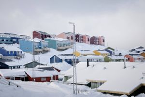 Grønlands selvstyre har i årevis været præget af talrige politiske skandaler om alt fra misbrug af offentlige midler, alkoholmisbrug, nepotisme og magtmisbrug blandt landets folkevalgte.