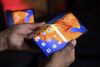 Huawei overhalede i andet kvartal Samsung som den mobilproducent, der solgte flest smartphones i verden. Her en Mate X foldbar smartphone fra Huawei Technologies Co. Foto: Chris Ratcliffe