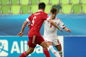 Danmark er klar til EM-kvartfinale ved EM for U21-landshold efter udramatisk sejr på 3-0 over Rusland.