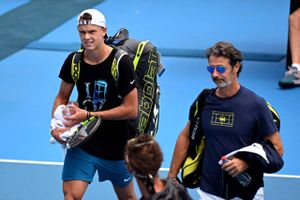 Stik mod forventningen har den danske Australian Open-spiller Holger Rune kunnet videreføre samarbejdet med Serena Williams’ tidligere træner. 
