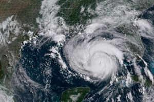 16 år efter orkanen Katrina rammes Louisiana og nabostater af orkan med vindstyrke på 225 kilometer i timen.