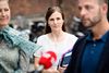Katrine Robsøe ses her imellem Sofie Carsten Nielsen og Mørten Østergaard. Foto: Philip Davali