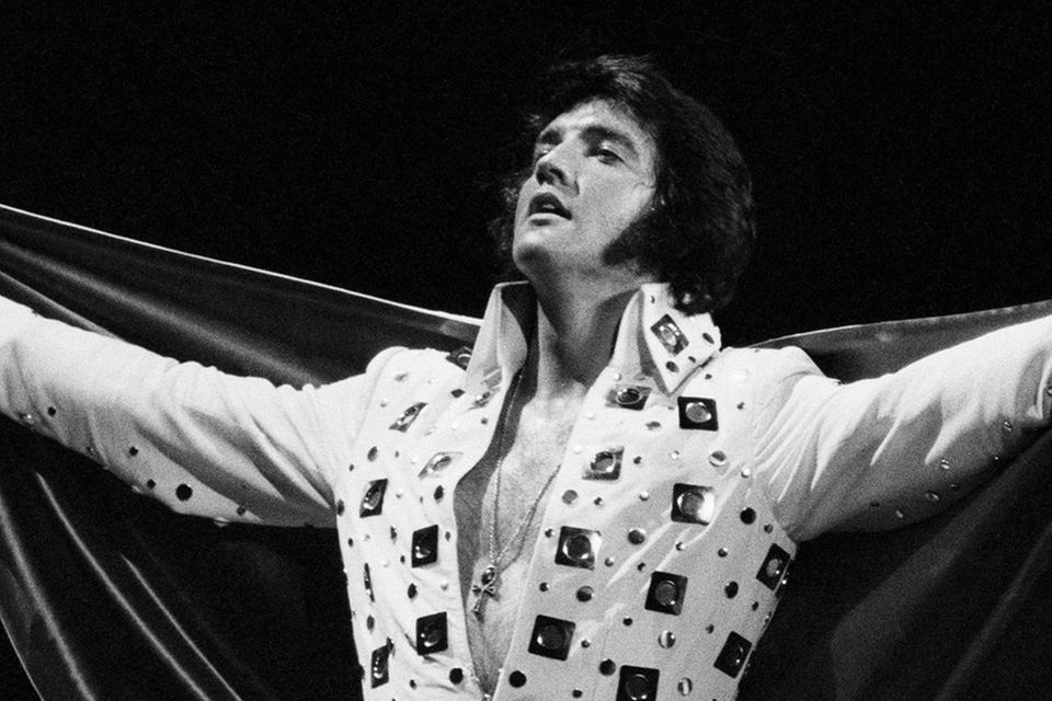 Elvis blev fejret i Graceland - Jyllands-Posten