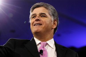Tv-værten på Fox News, Sean Hannity, er gode venner med Donald Trump, og Hannitys program er et mundstykke for præsidentens politik. Foto: AP/Carolyn Kaster