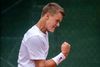 Tennis i Give. Det første sport på dansk jord efter Corona. Tennisturnering med 8 spillere. Holger Rune taber sin semifinale til Frederik Løchte Nielsen.