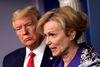 Deborah Birx (th.), der er koordinator for Det Hvide Hus' særlige indsats mod coronavirus, opfordrer især yngre amerikanere til at lytte til de retningslinjer, der kommer fra myndighederne nu. Foto: Alex Wong/Getty Images/AFP