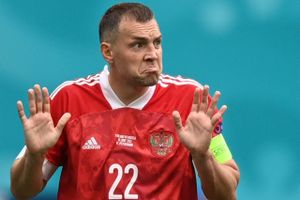Artem Dzyuba har scoret 29 mål i 54 landskampe for Rusland. Mandag står han over for Danmark ved EM.