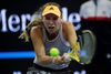 Carlone Wozniacki måtte bøje sig for Nami Osaka, der vandt med 6-4, 6-2 i semifinalen ved China Open. Foto: Reuters