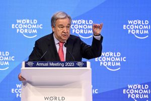 FN's generalsekretær, António Guterres, siger, at verden nærmer sig afslutningen på dommedagsur. 