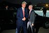 USA's udenrigsminister, John Kerry, ankommer tidklig mandag morgen til Andrews Air Force Base, hvorfra han skulle flyve til Mellemøsten.