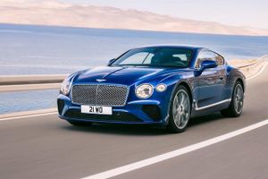 Masser af pondus og muskuløs elegance præger den nye Bentley GT, hvor W12-motoren leverer 635 hk.