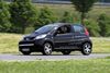 Boschs version af en elektrisk Peugeot 107 – vi kører denne prototype på tyskernes testanlæg på et bredt udvalg af veje. I alle discipliner overbevisende kørsel.