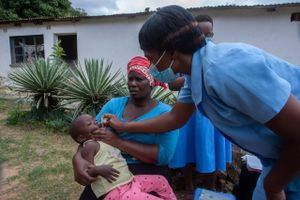 WHO har iværksat en storstilet plan, der betyder, at 23 mio. børn i fem afrikanske lande over de kommende måneder skal vaccineres mod en smitsom børnesygdom.