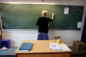 For at afhjælpe trivselsproblemer har Åvangsskolen på Bornholm besluttet at dele 8. årgang op i et drengehold og et pigehold. Beslutningen vækker debat.