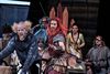 Det Kongelige Teater stod i sommer bag forestillingen "Røde Orm" ved Moesgaard Museum. Foto: Montgomery.dk