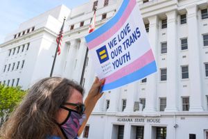 Som den første amerikanske delstat forbyder Arkansas kønsbekræftende behandling af unge transpersoner.