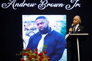 Borgerrettighedsforkæmperen Al Sharpton opfordrer til at offentliggøre en video af Andrew Browns død.