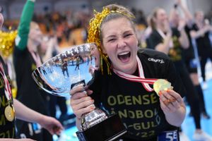 For andet år i træk er Odense dansk mester i kvindehåndbold. Team Esbjerg må nøjes med sølv.