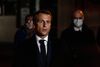Macron var på stedet tidligt på natten. Abdulmonam Eassa/Pool via REUTERS