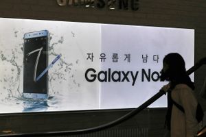 Galaxy Note 7 skulle have været Samsungs stolhed. Nu er den eksploderende smartphone brændt hul i firmaets regnskab - og måske også dets brand. Foto: AP Photo/Lee Jin-man