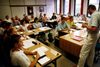 Lærere vurderer selv, at de er blevet bedre til at samarbejde og give feedback, og ifølge den nye rapport trives eleverne lige så godt, som før skolereformen trådte i kraft. Foto: Steen Wrem