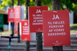 Partierne har sparet på penge og kræfter, fordi der snart kommer folketingsvalg. Sådan lyder eksperters vurdering af, hvorfor valgkampen op til folkeafstemningen om forsvarsforbeholdet har været overraskende afdæmpet selv for et EU-valg.