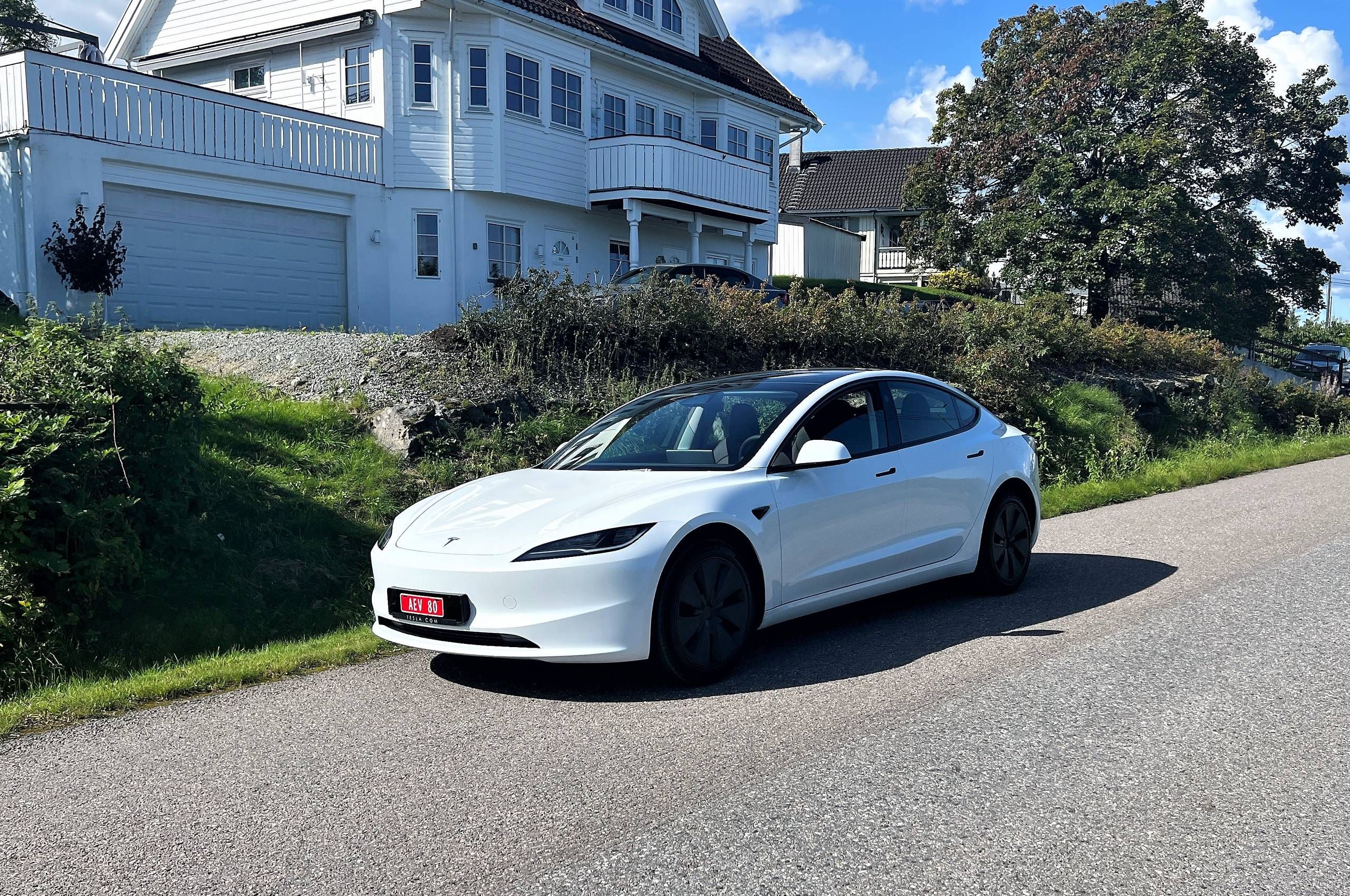 Er det bare pral, eller leverer den nye Tesla Model 3 i praksis?