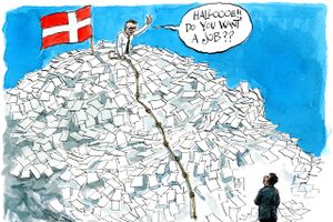 Med statsministerens nytårstale har Socialdemokratiet åbnet for at diskutere import af arbejdskraft uden for EU's grænser med de borgerlige partier, men det er den forkerte vej at gå, mener Lasse Haugaard. Arkivtegning: Rasmus Sand Høyer