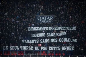 Få dage inden sæsonens vigtigste kamp fremviste Paris Saint-Germains fans et banner, som havde alt andet end et håbefuldt budskab. Spørgsmålet er, om den franske storklub kan overraske sine fans og vinde Champions League.
