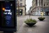 Udvalgsvarebutikker, restauranter, cafeer, frisører og andre liberale erhverv er aktuelt tvangslukket i kraft af corona-restriktioner. Foto: Mogens Flindt.
