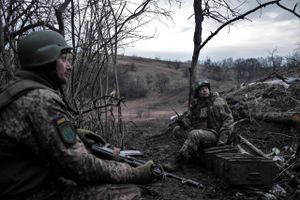 Situationen i Bakhmut er fastlåst. Lige nu foregår der en kynisk kalkule fra ukrainsk side, hvor man hele tiden opvejer tabene, vurderer en militæranalytiker.  